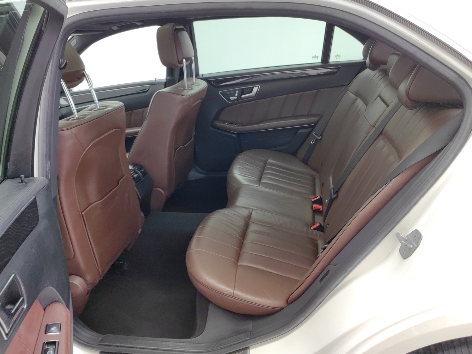 Used Mercedes-Benz E-Class 2015 3.0 AT
