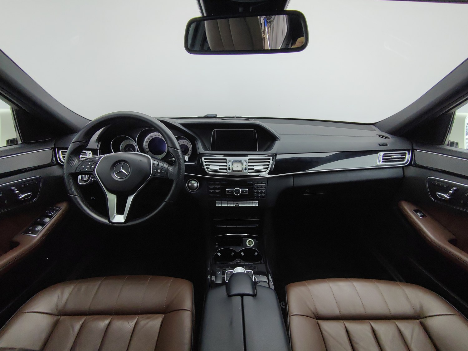 Used Mercedes-Benz E-Class 2015 3.0 AT