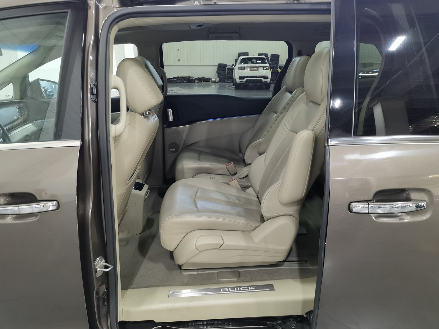 Used Buick GL8 2014 3.0 AT