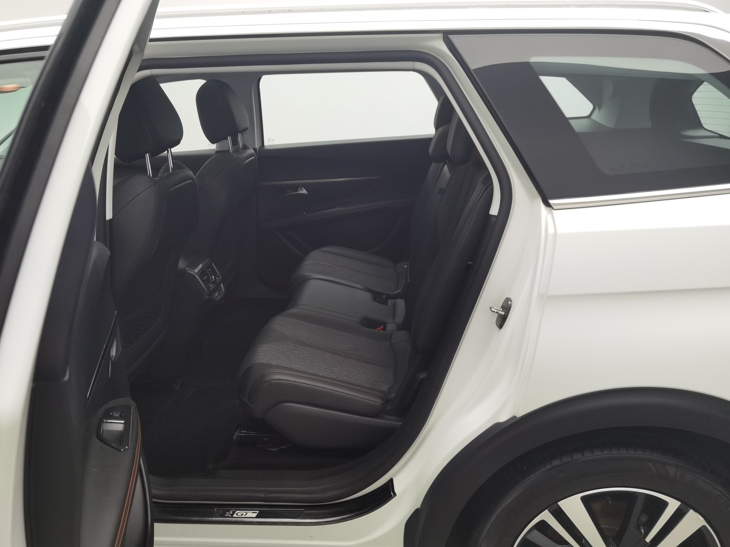 Used Peugeot 5008 2017 1.6 AT