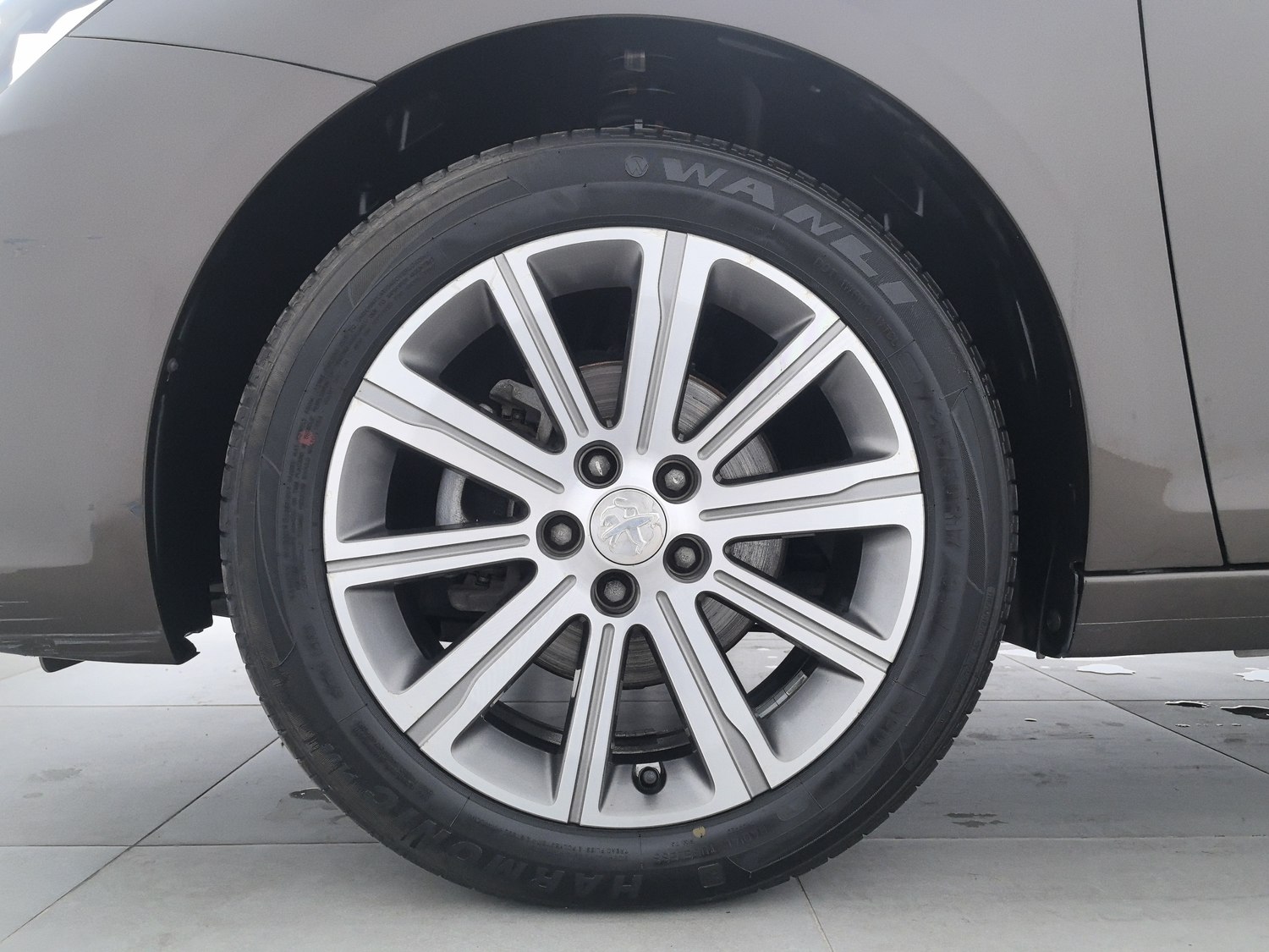 Used Peugeot 408 2015 1.2 AT