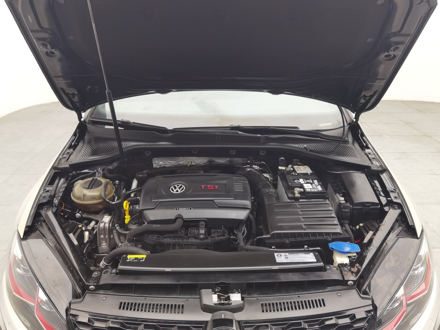 Used Volkswagen Golf GTI 2018 2.0 AT