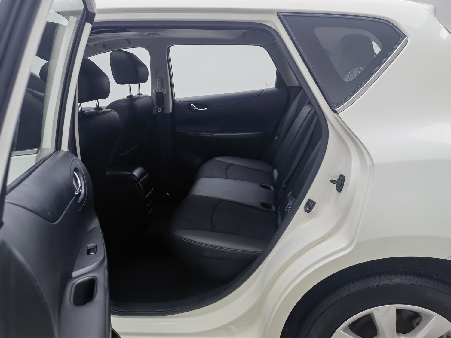 Used Nissan Tiida 2014 1.6 AT