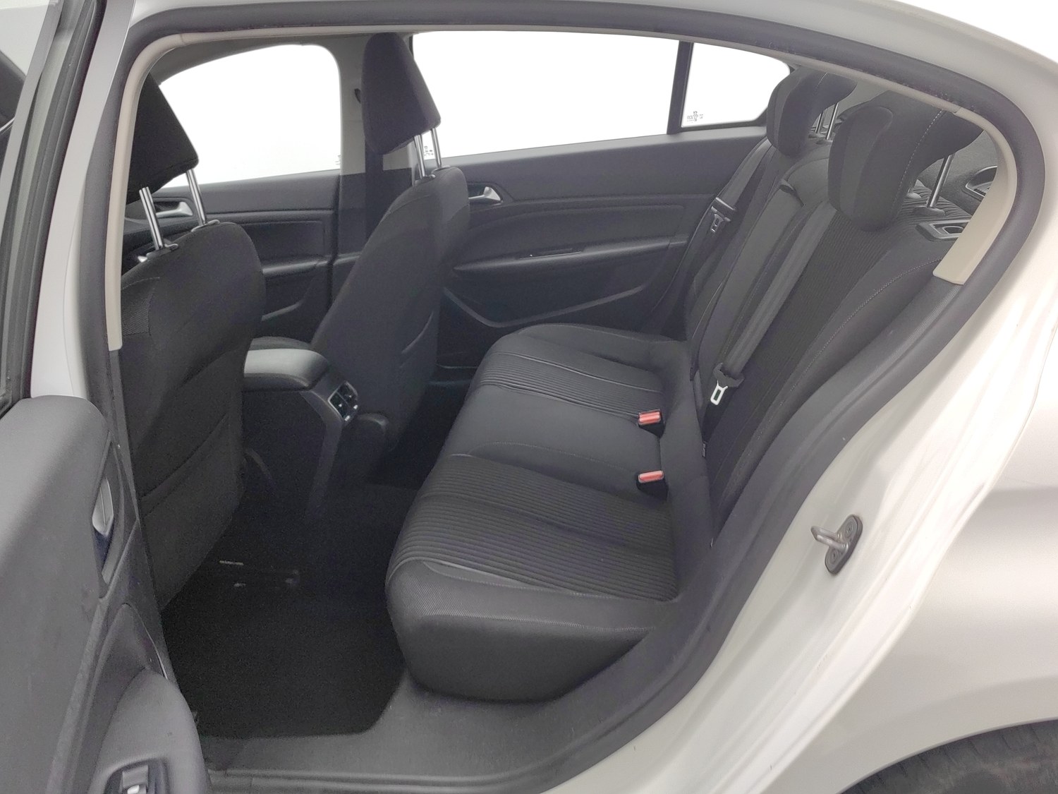 Used Peugeot 408 2016 1.6 AT