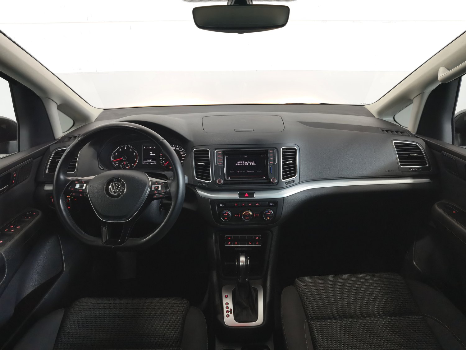 Used Volkswagen Sharan 2018 2.0 AT