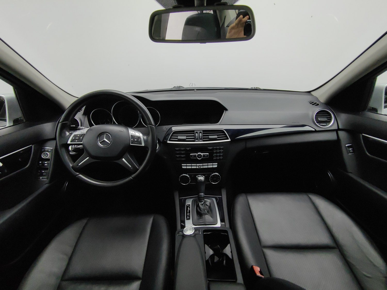 Used Mercedes-Benz C-Class 2011 1.6 AT