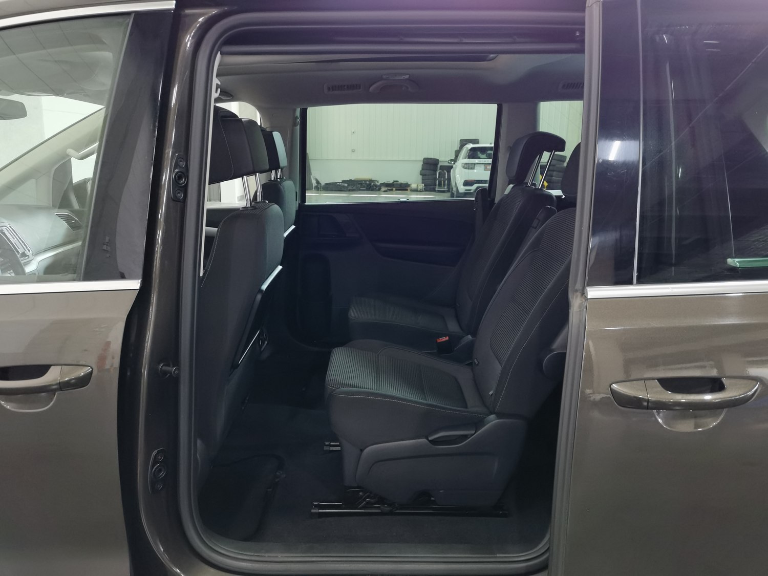 Used Volkswagen Sharan 2018 2.0 AT