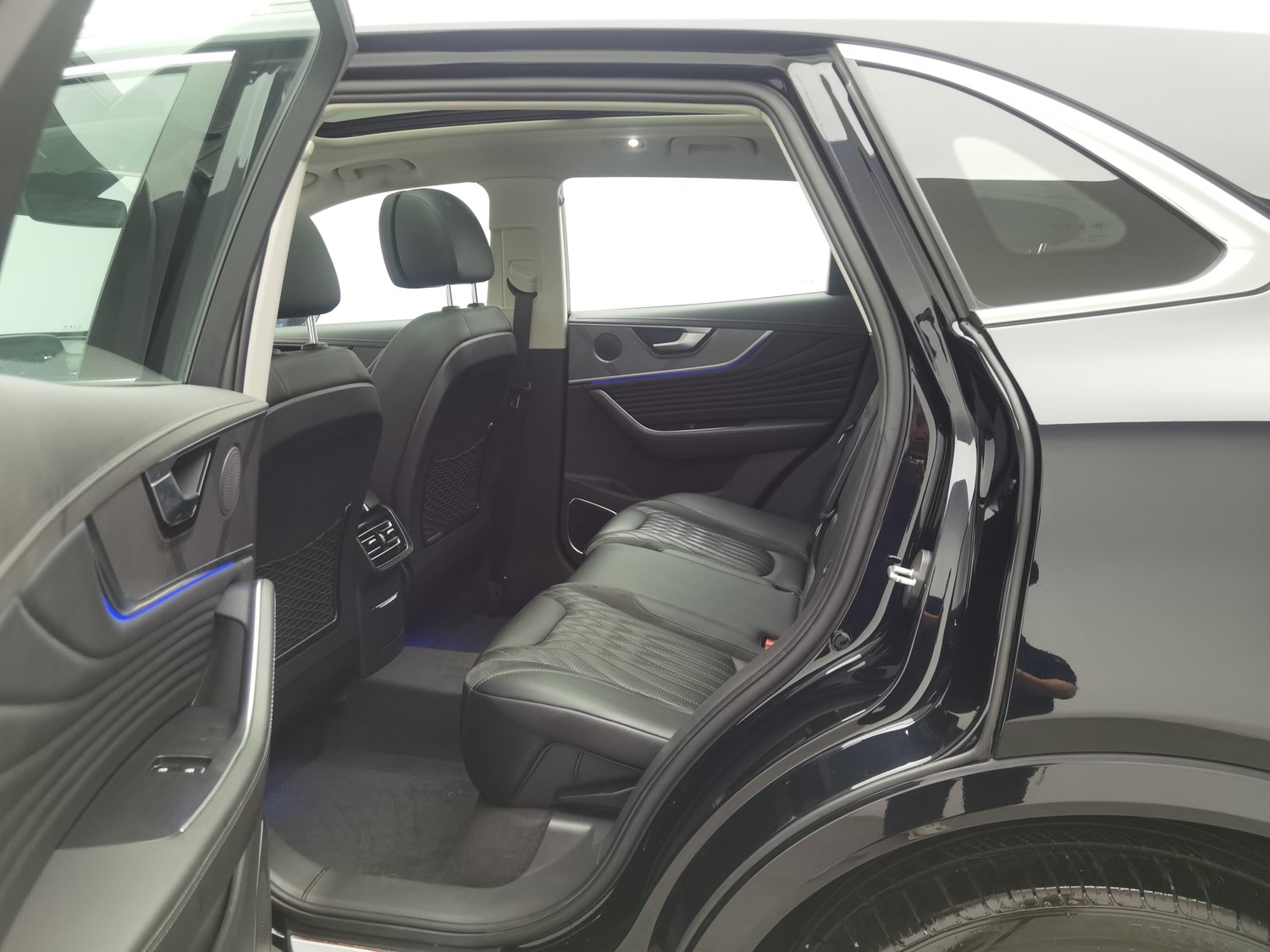 Used Hongqi HS5 2023 2.0 AT