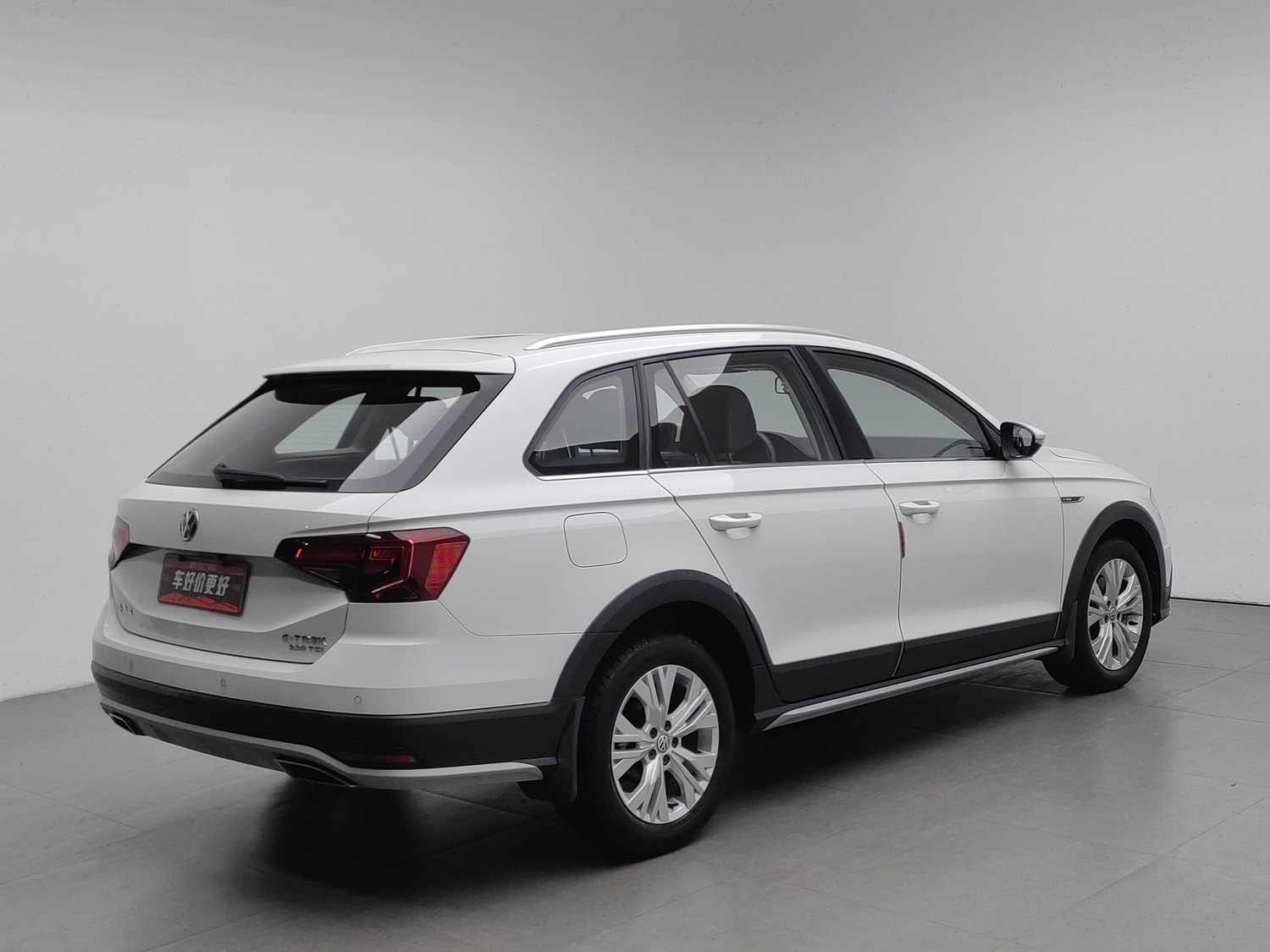 Used Volkswagen C-TREK 2018 1.4 AT