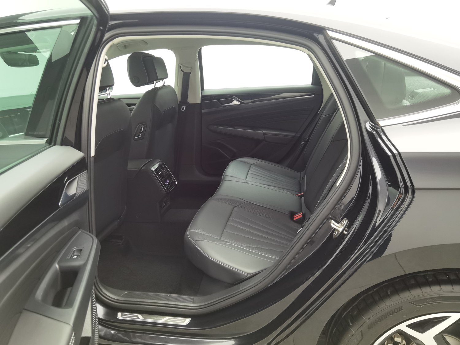 Used Volkswagen Passat 2025 2.0 AT