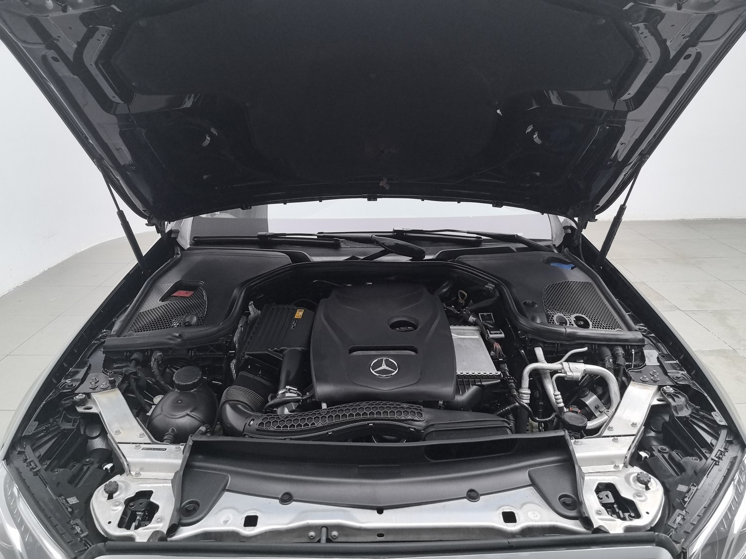 Used Mercedes-Benz E-Class 2019 2.0 AT