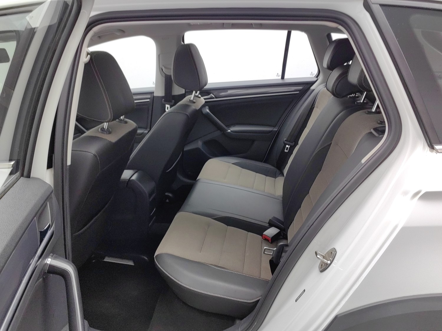 Used Volkswagen C-TREK 2018 1.4 AT