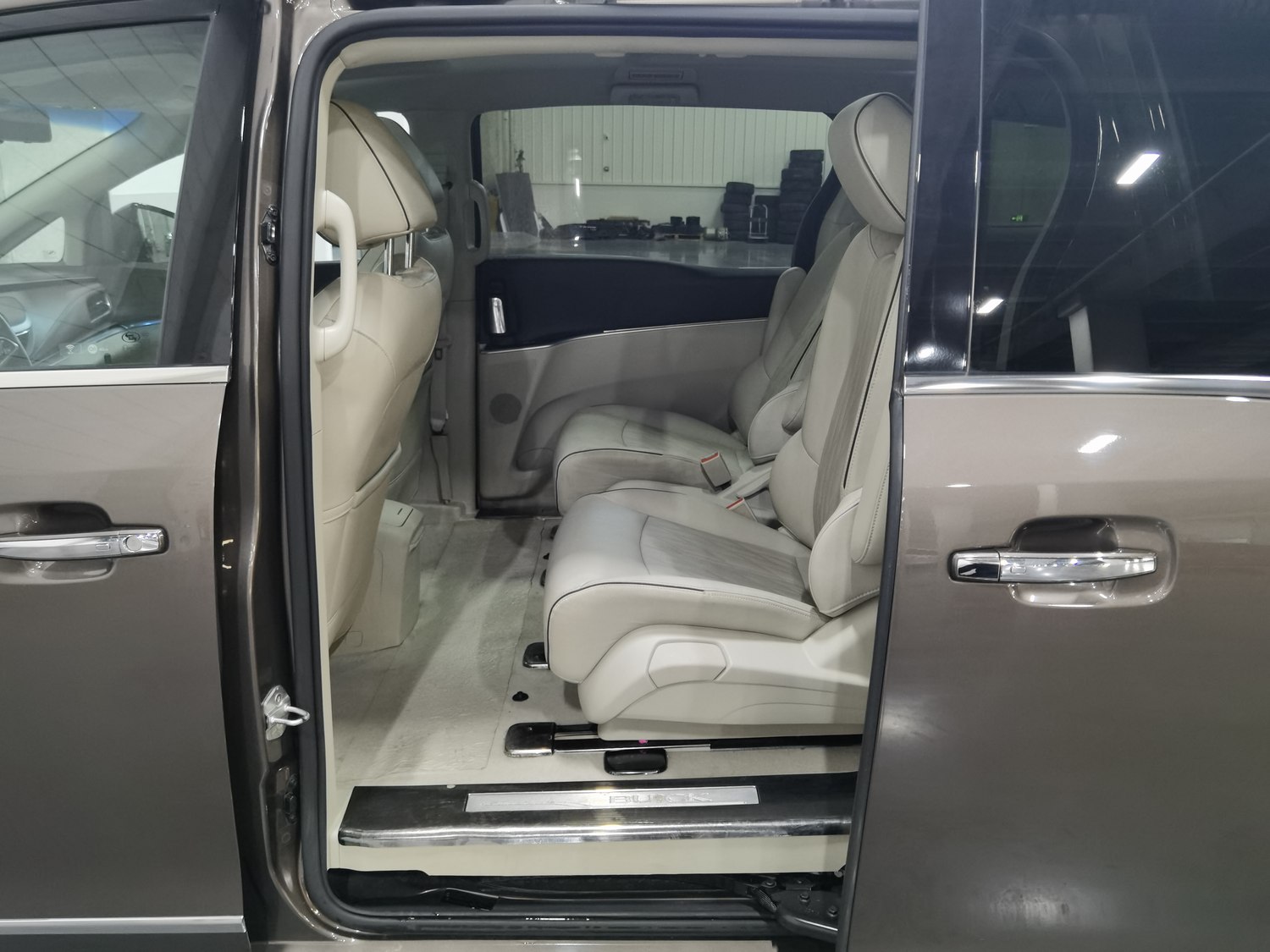 Used Buick GL8 2021 2.0 AT