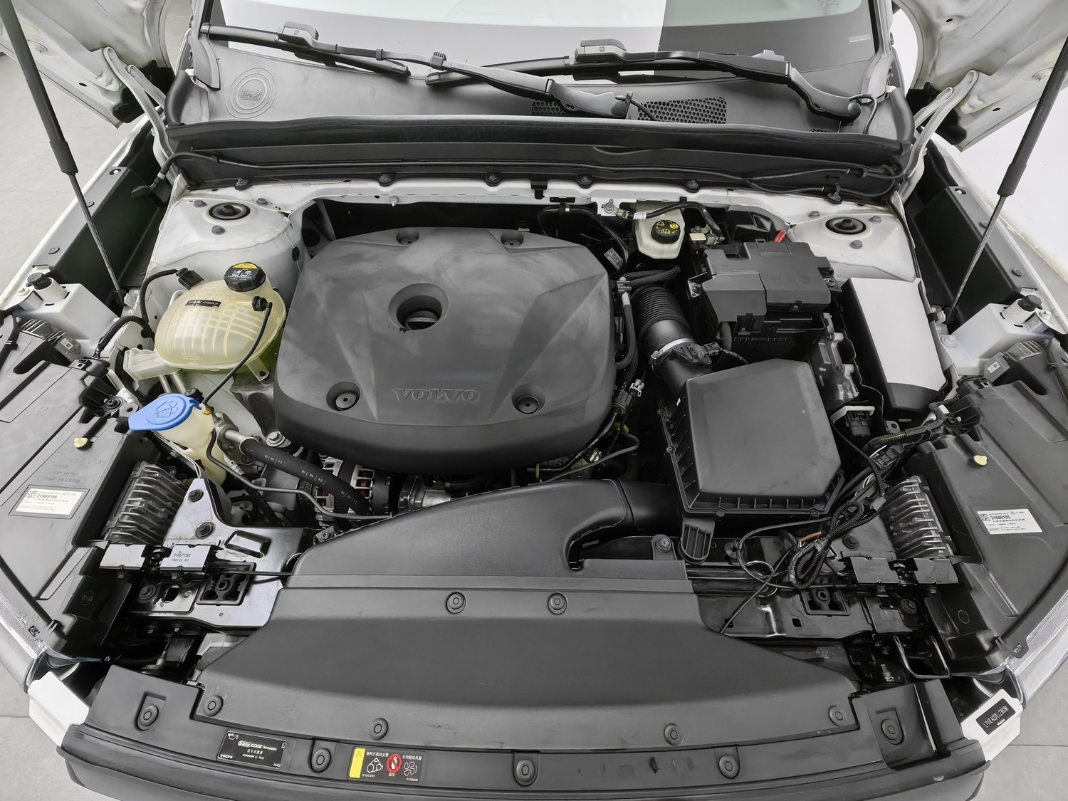 Used Volvo XC40 2020 2.0 AT