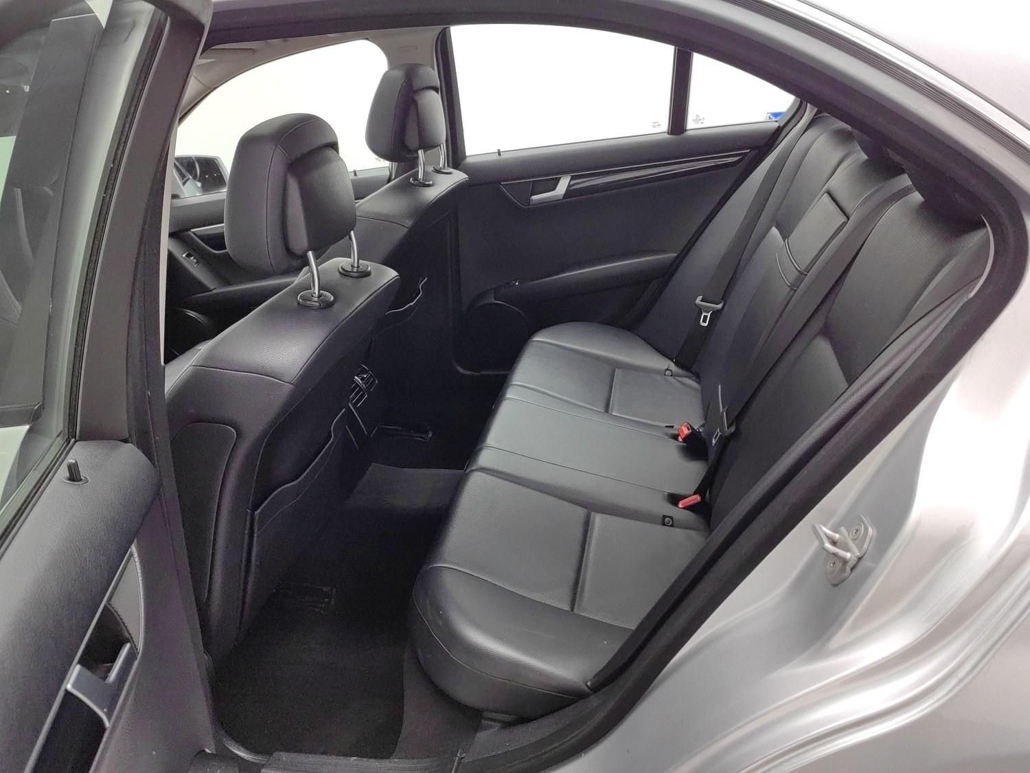 Used Mercedes-Benz C-Class 2011 1.6 AT