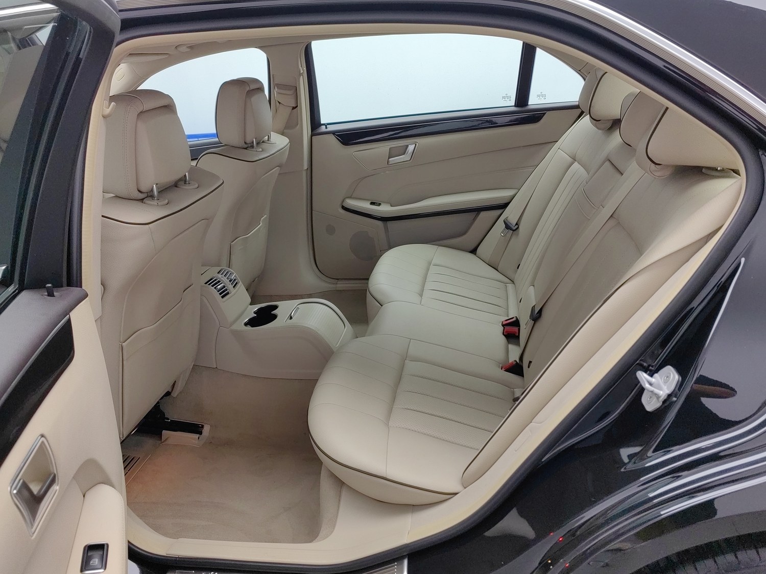 Used Mercedes-Benz E-Class 2015 2.0 AT