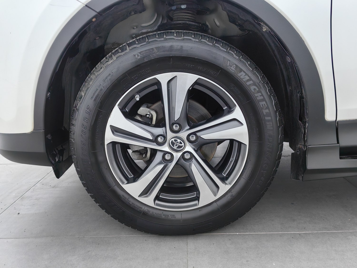 Used Toyota RAV4 2015 2.0 AT