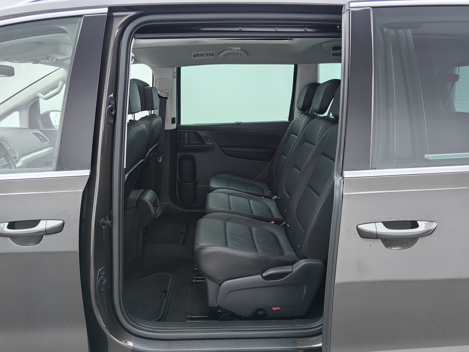 Used Volkswagen Sharan 2019 2.0 AT