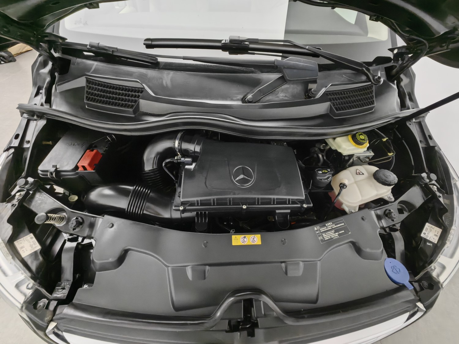Used Mercedes-Benz V-Class 2016 2.0 AT