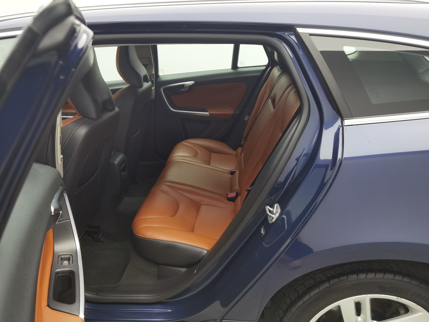 Volvo V60 2.0 AT d'occasion (2015)