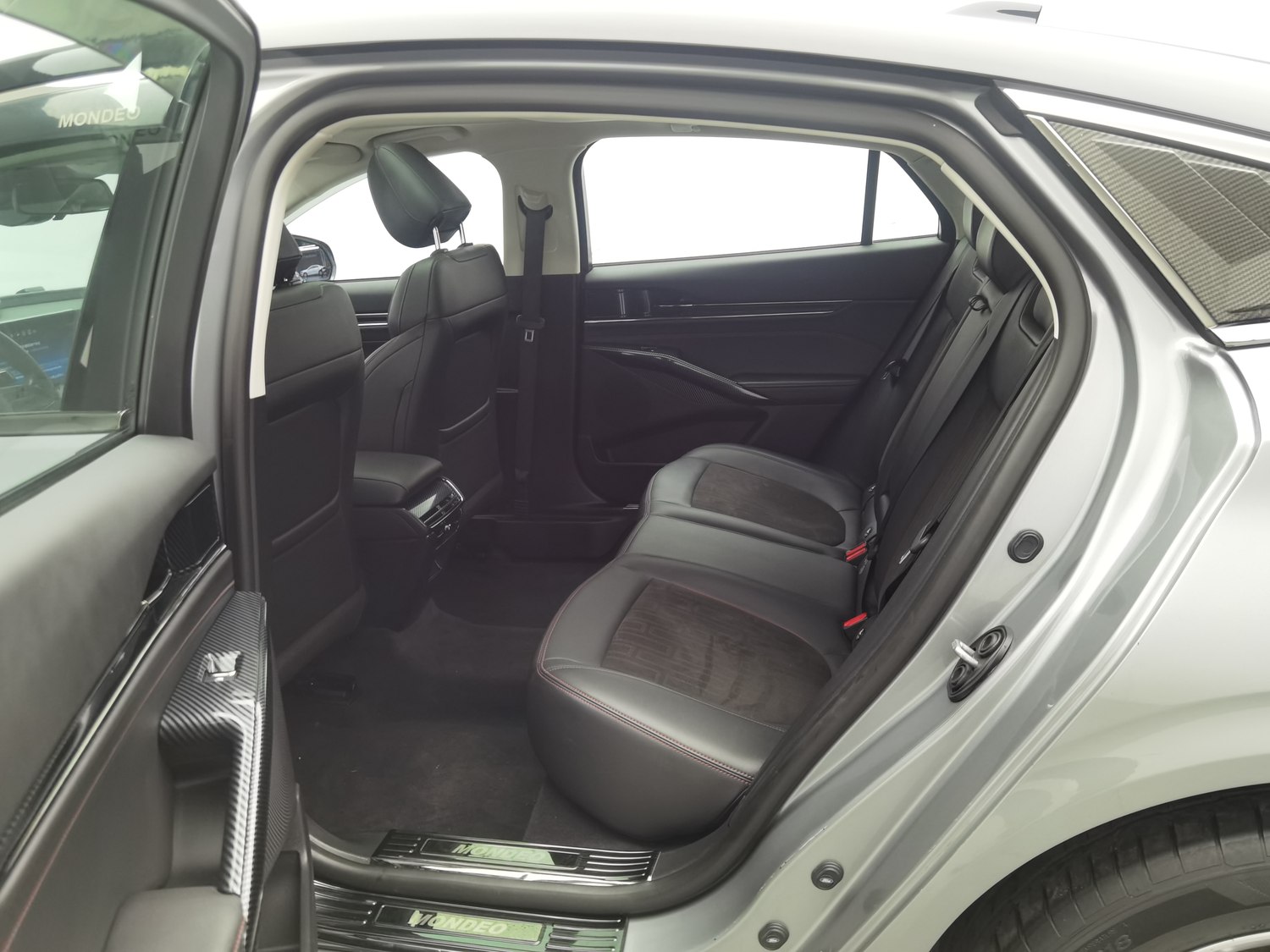 Used Ford Mondeo 2023 2.0 AT