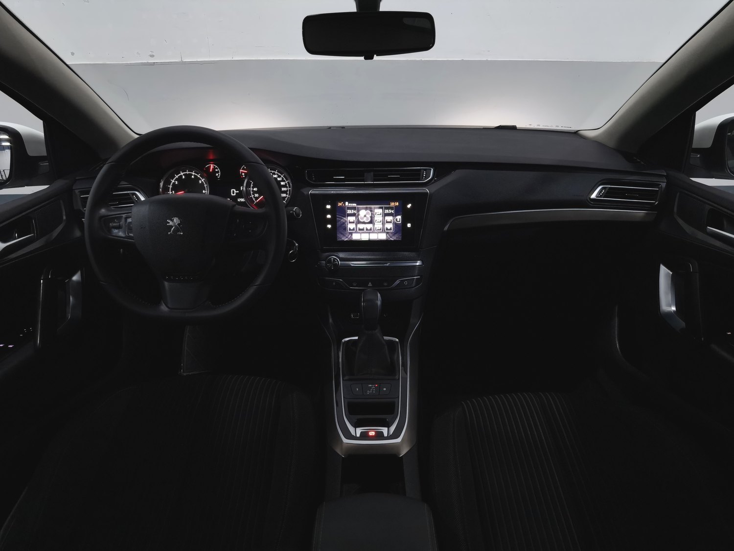 Peugeot 408 1.6 AT d'occasion (2016)