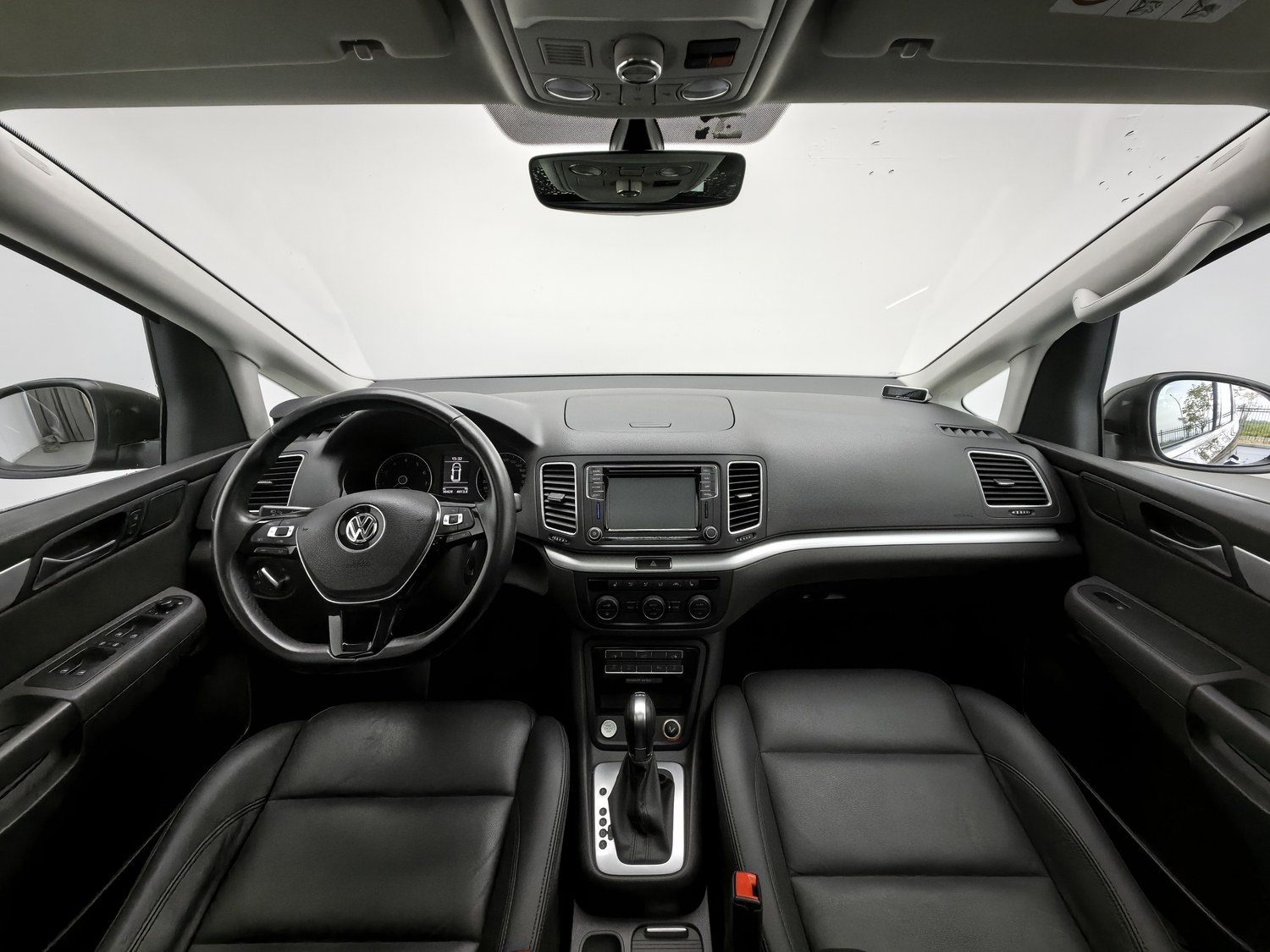 Used Volkswagen Sharan 2019 2.0 AT