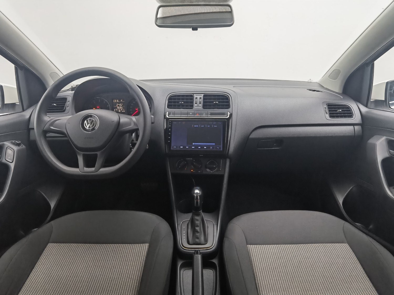 Used Volkswagen POLO 2018 1.5 AT