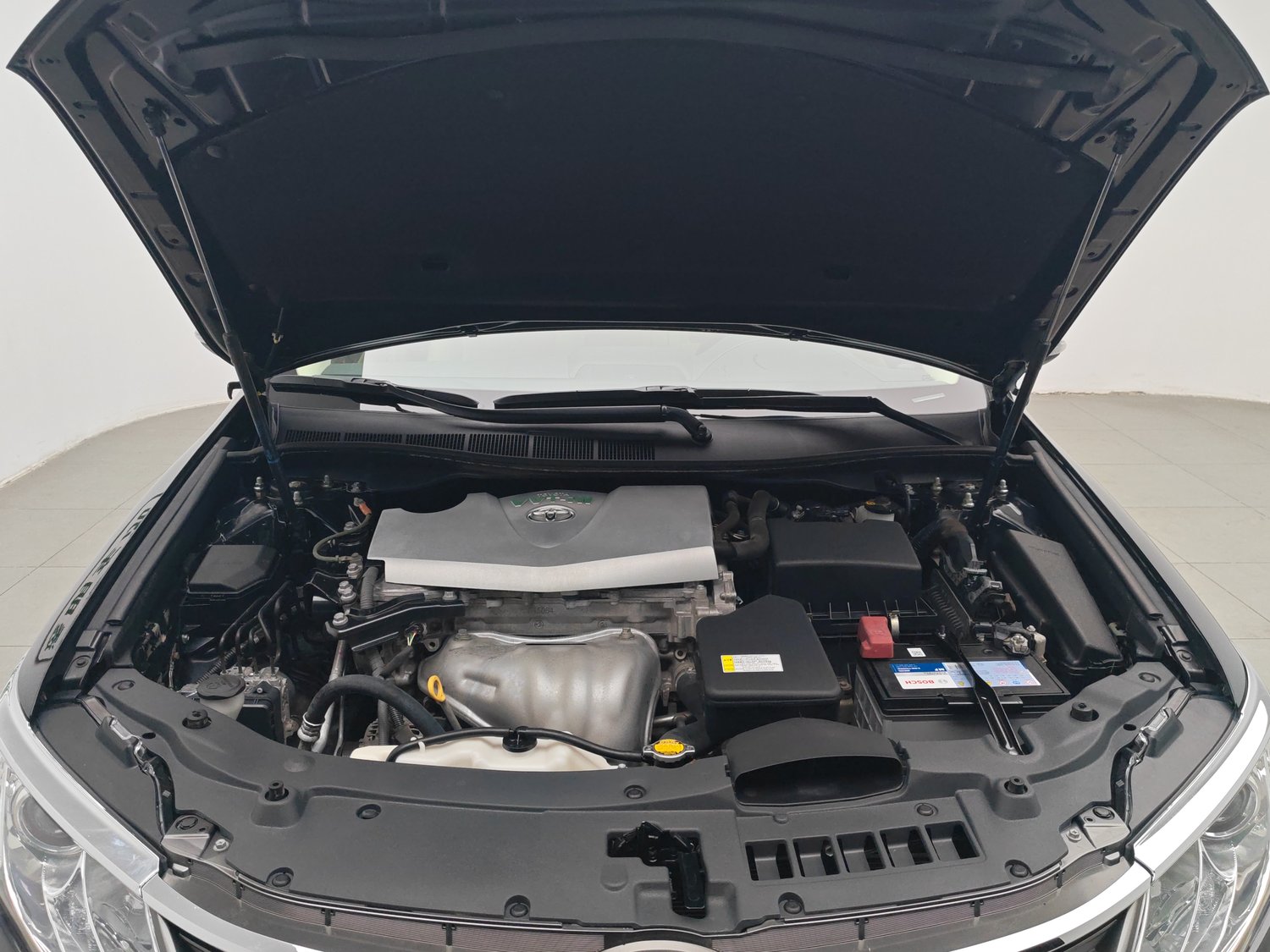 Подержанный Toyota Camry 2015 года выпуска, 2.0 AT