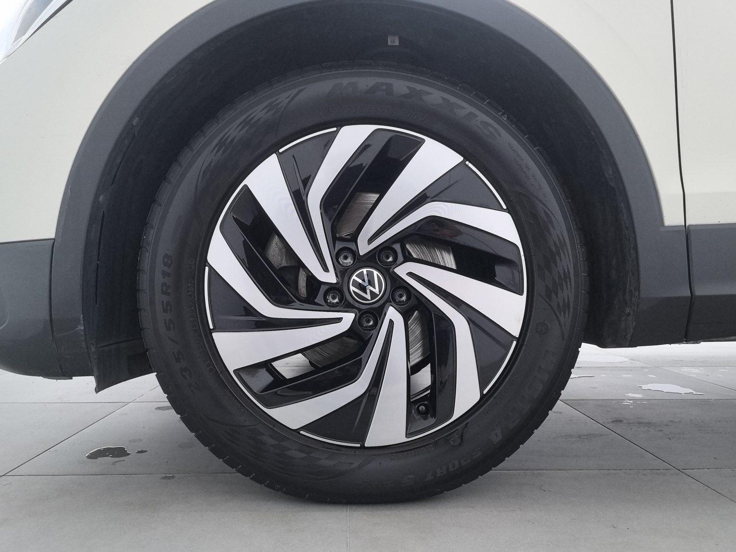 Volkswagen Tiguan L 2022 2.0 AT d'occasion