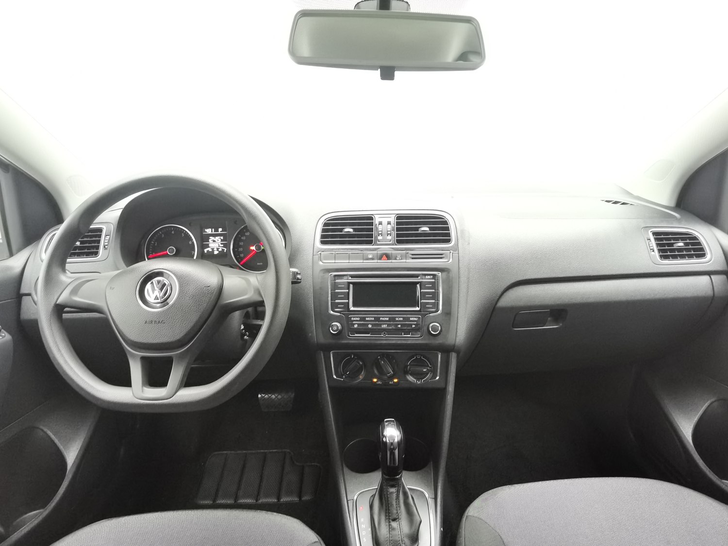 Used Volkswagen Polo 2014 1.4 AT