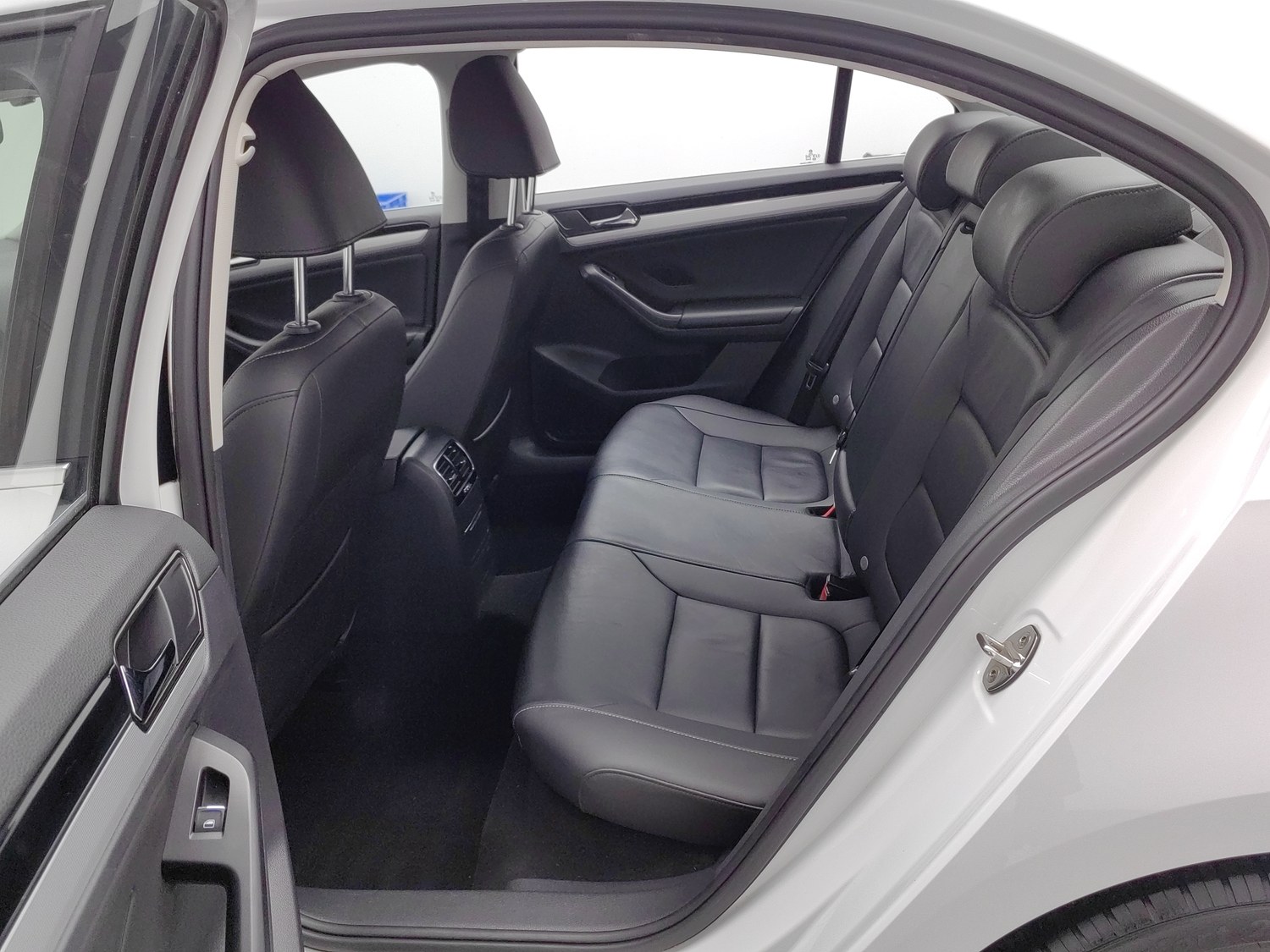 Used Volkswagen Sagitar 2018 1.6 AT