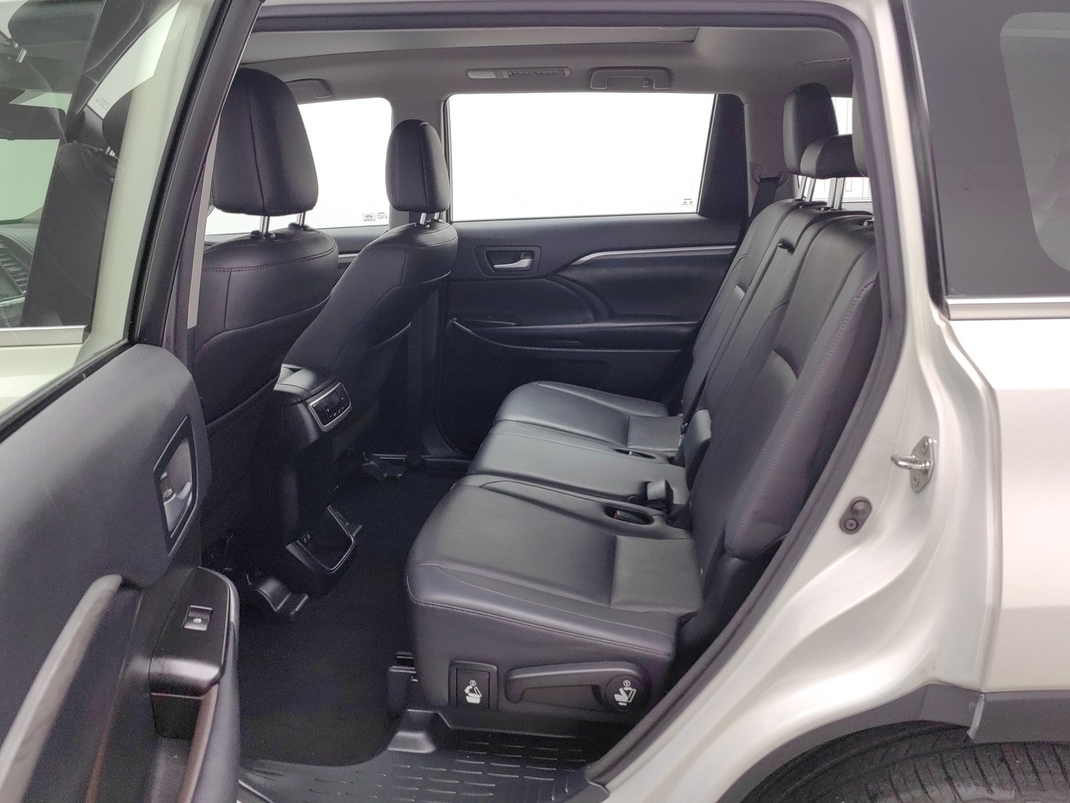 Used Toyota Highlander 2018 2.0 AT