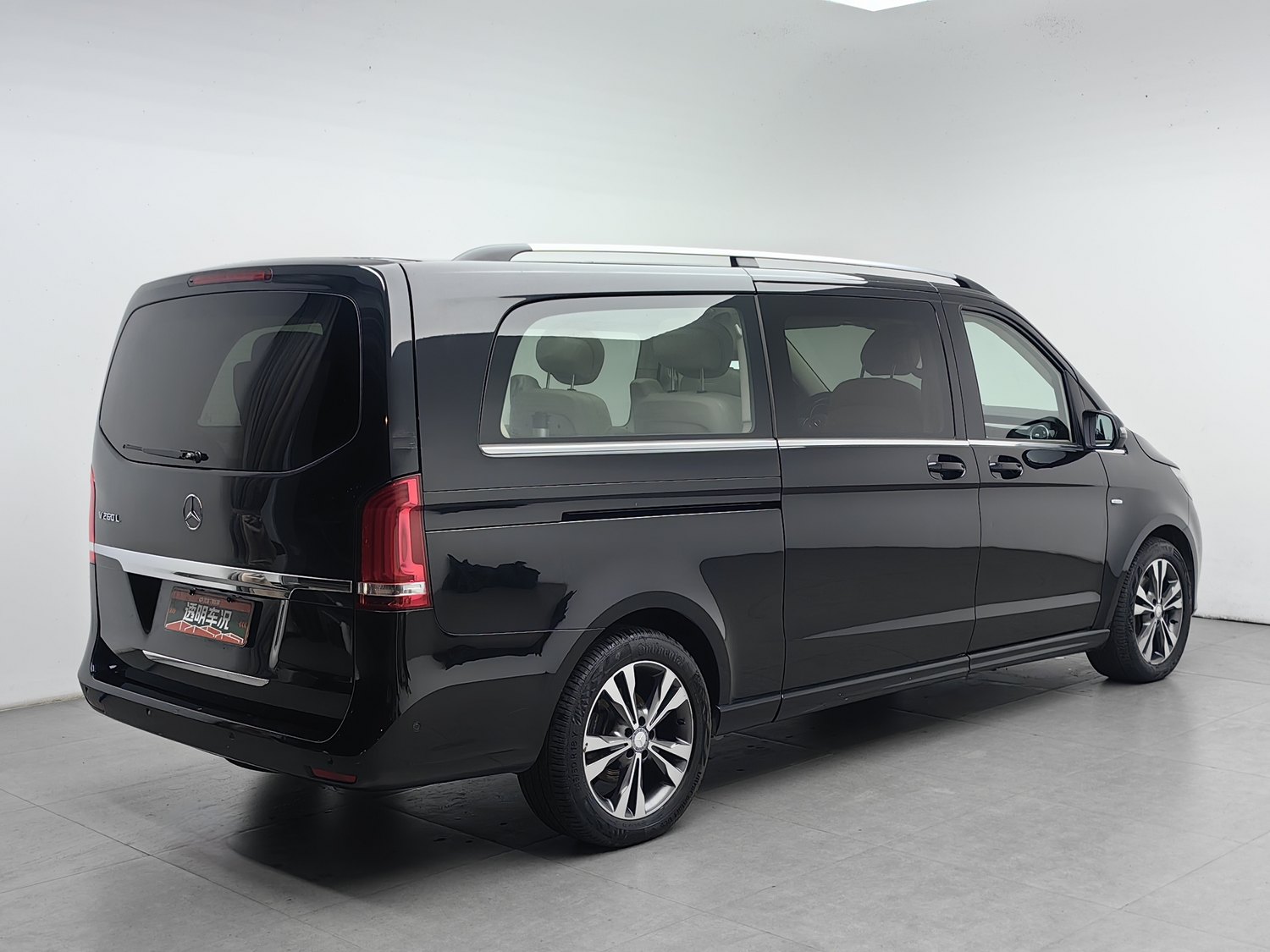 Used Mercedes-Benz V-Class 2016 2.0 AT