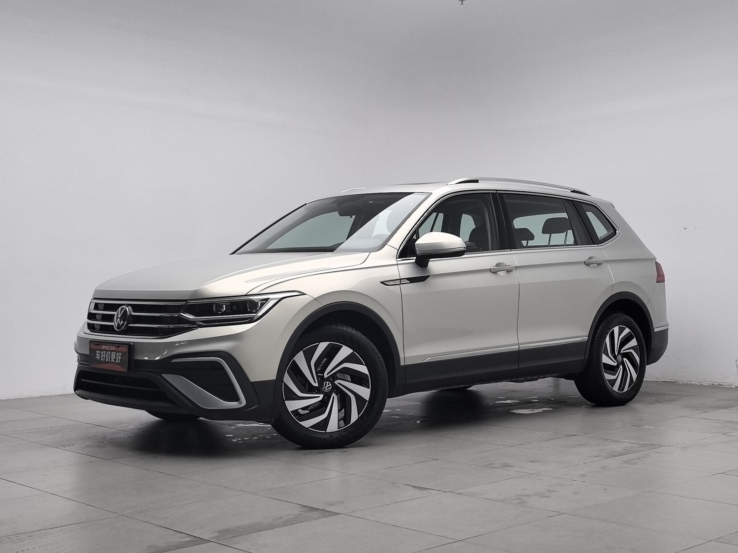 Used Volkswagen Tiguan L 2022 2.0 AT