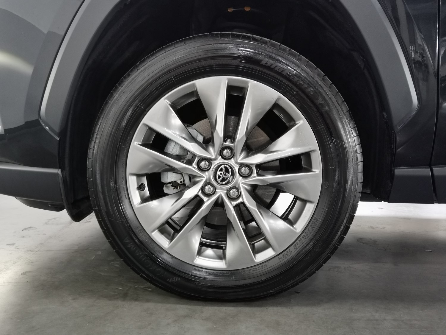 Used Toyota Wildlander 2024 2.0 AT