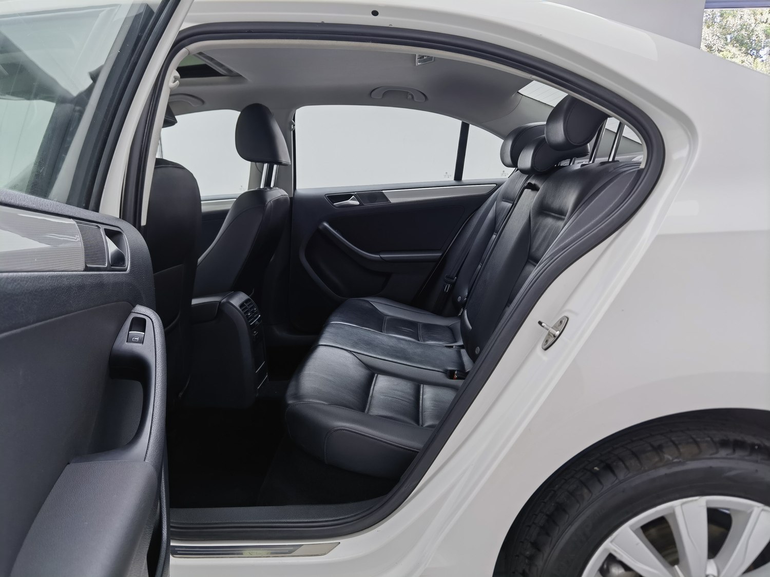 Used Volkswagen Sagitar 2014 1.6 MT