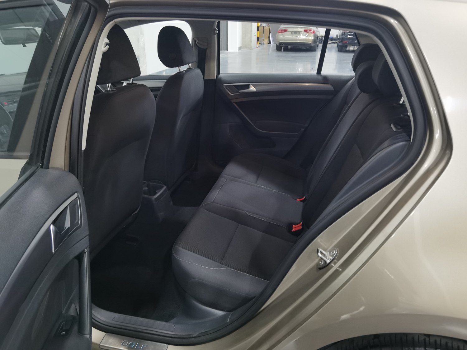 Used Volkswagen Golf 2015 1.6 MT