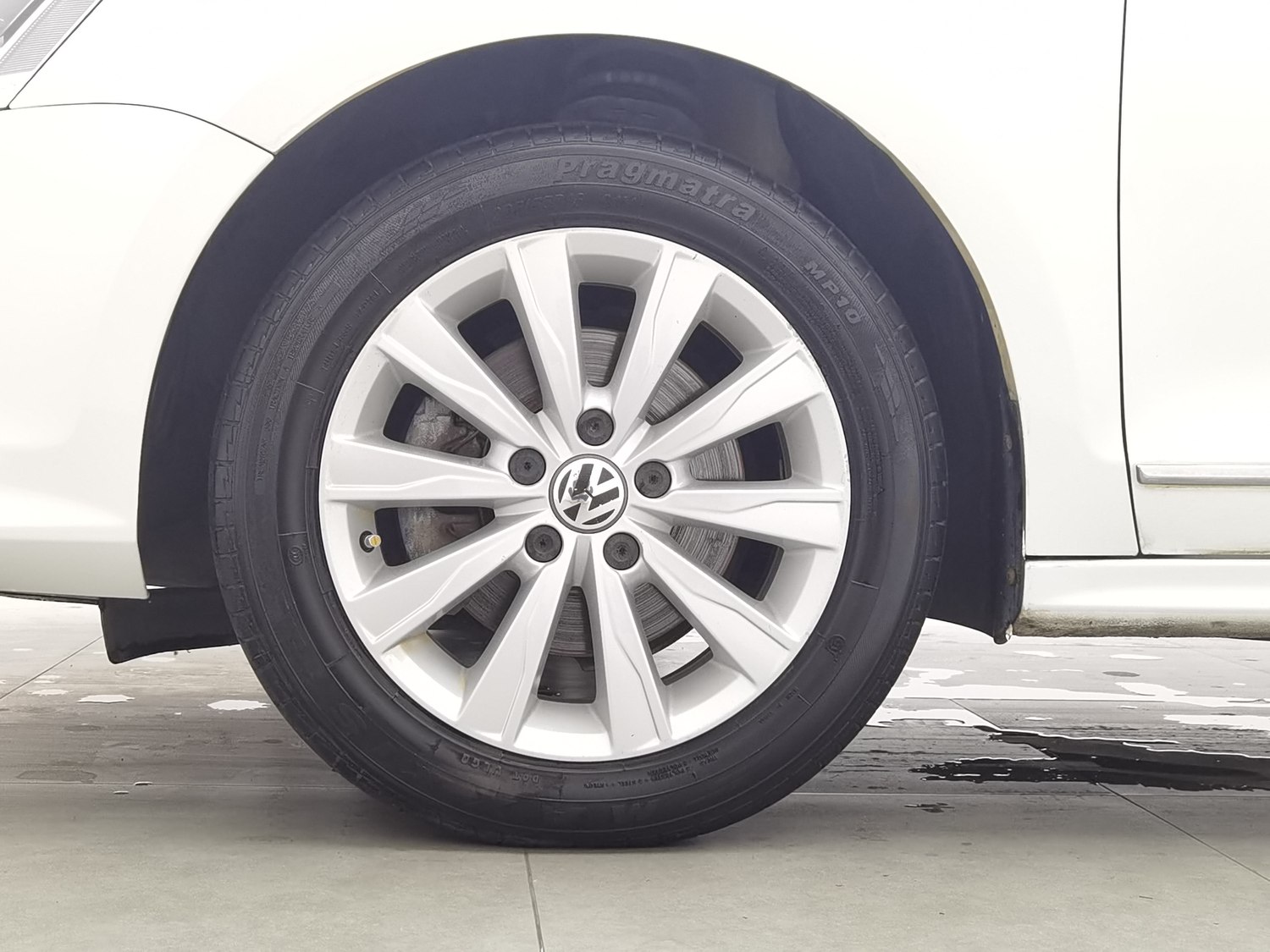 Used Volkswagen Sagitar 2015 1.4 AT