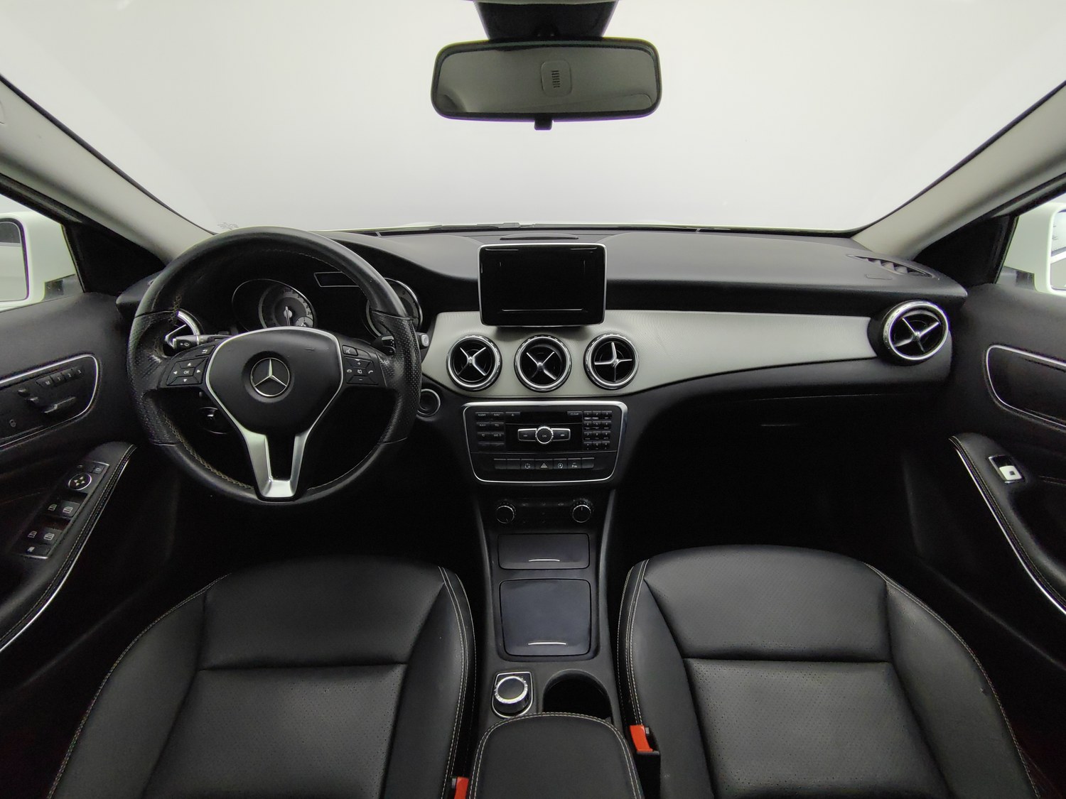 Used Mercedes-Benz GLA 2015 1.6 AT