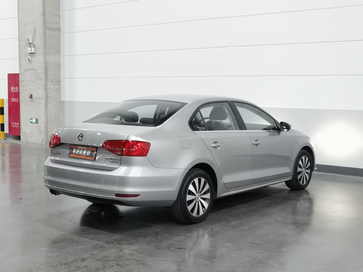 Used Volkswagen Sagitar 2015 1.4 AT