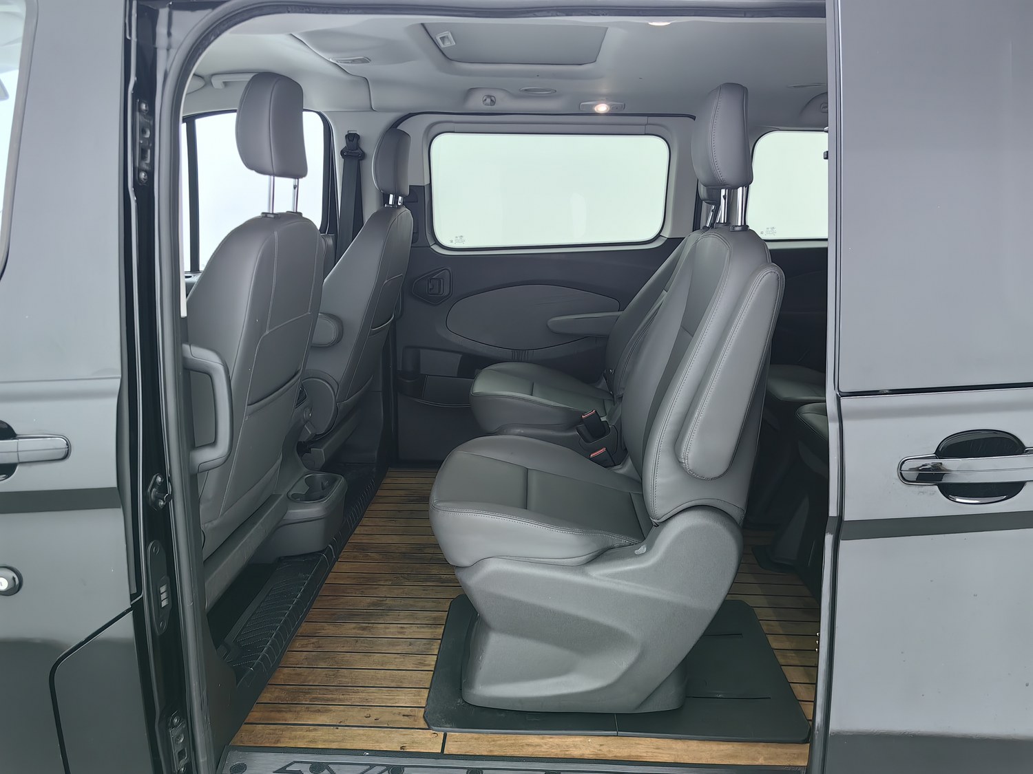 Used Ford Tourneo 2020 2.0 AT