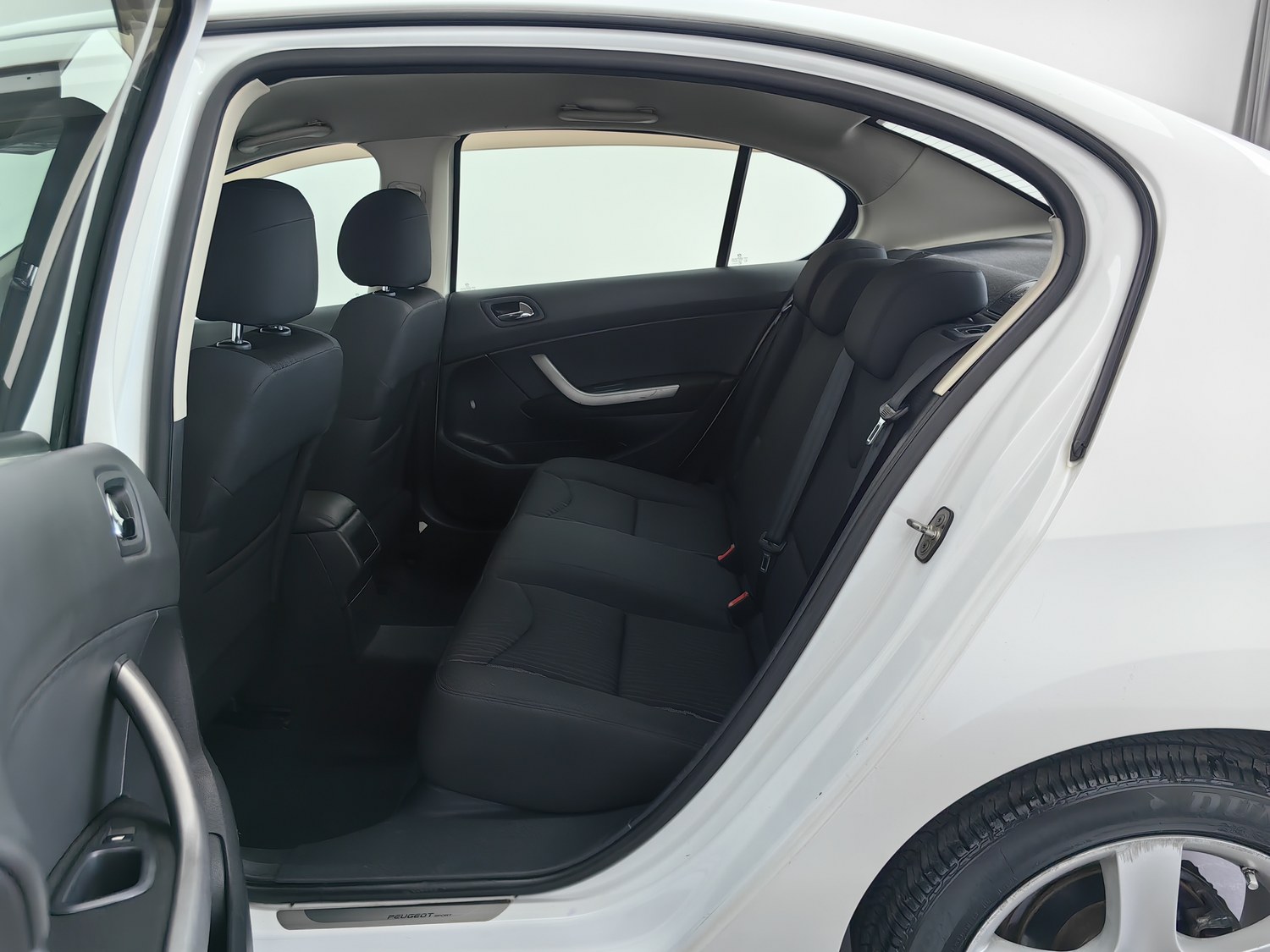 Used Peugeot 408 2013 2.0 MT
