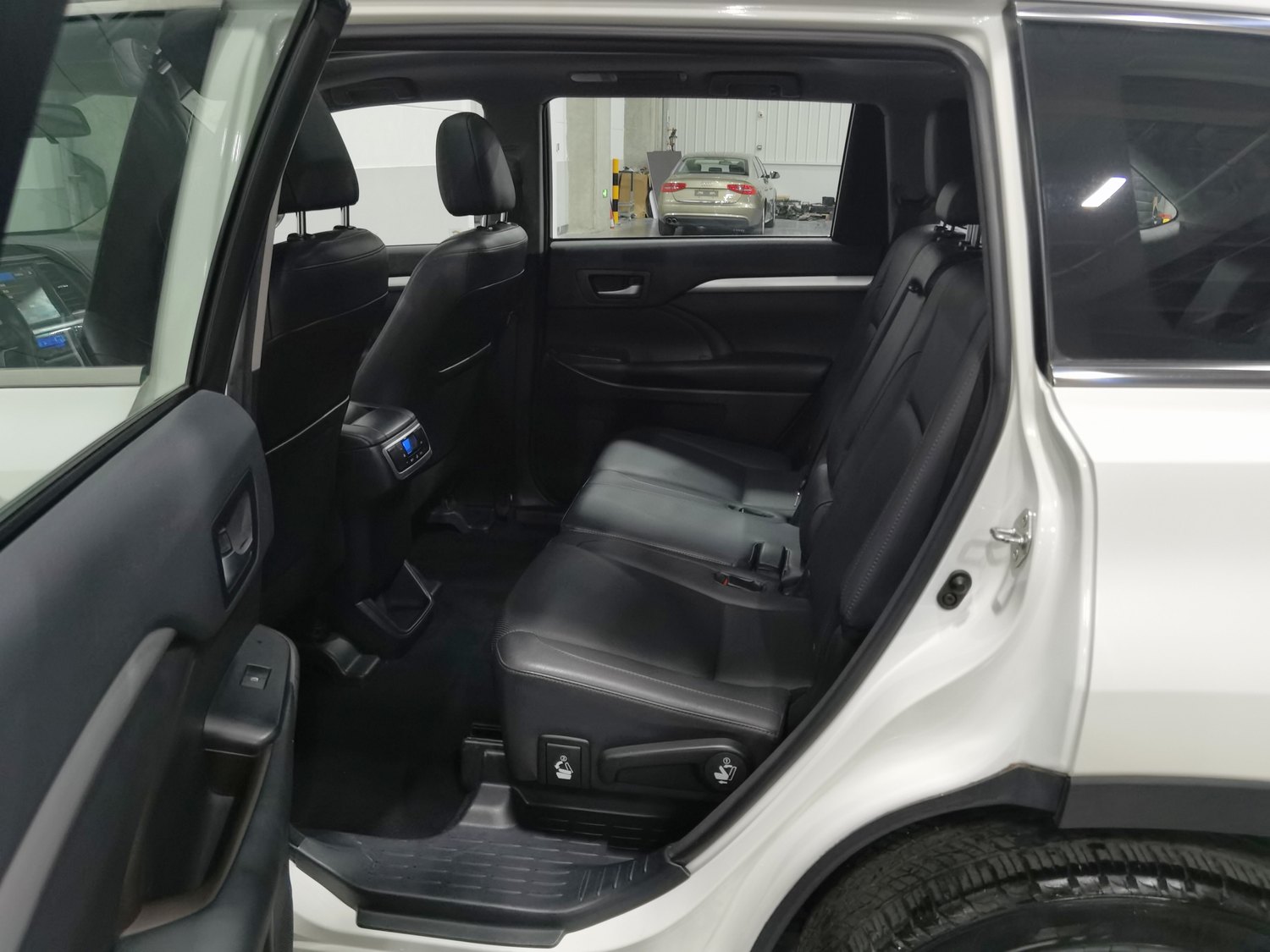 Used Toyota Highlander 2015 2.0 AT