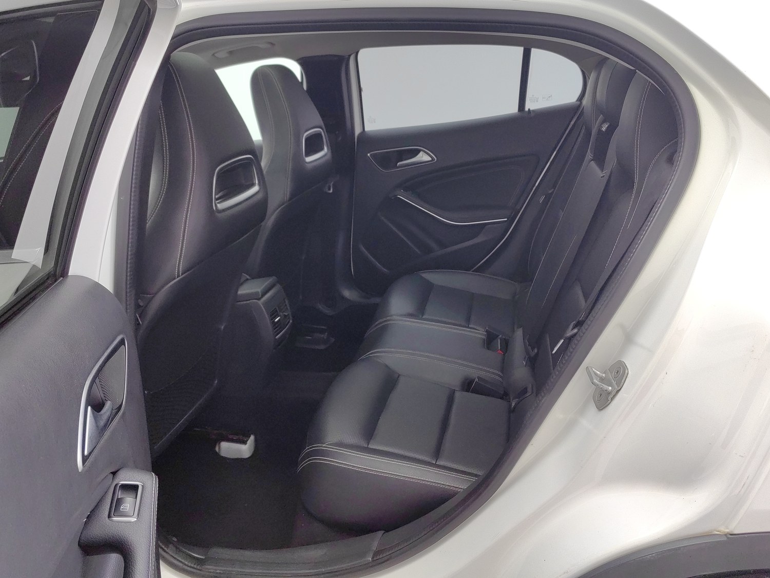 Used Mercedes-Benz GLA 2015 1.6 AT