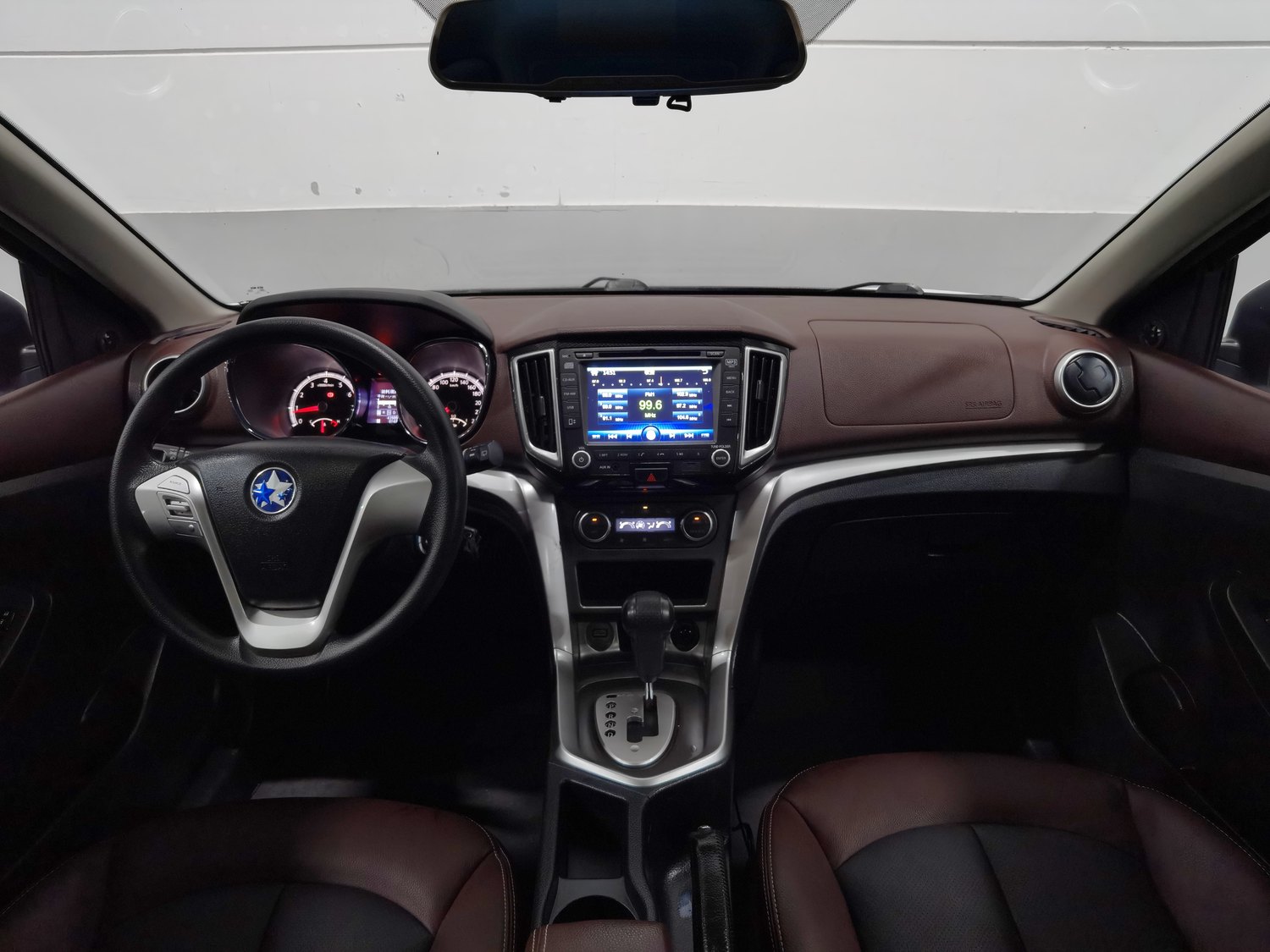 Used Venucia T70X 2015 2.0 AT