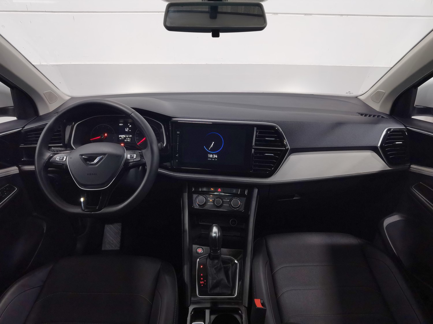 Used Jetta VS5 2023 1.4 AT