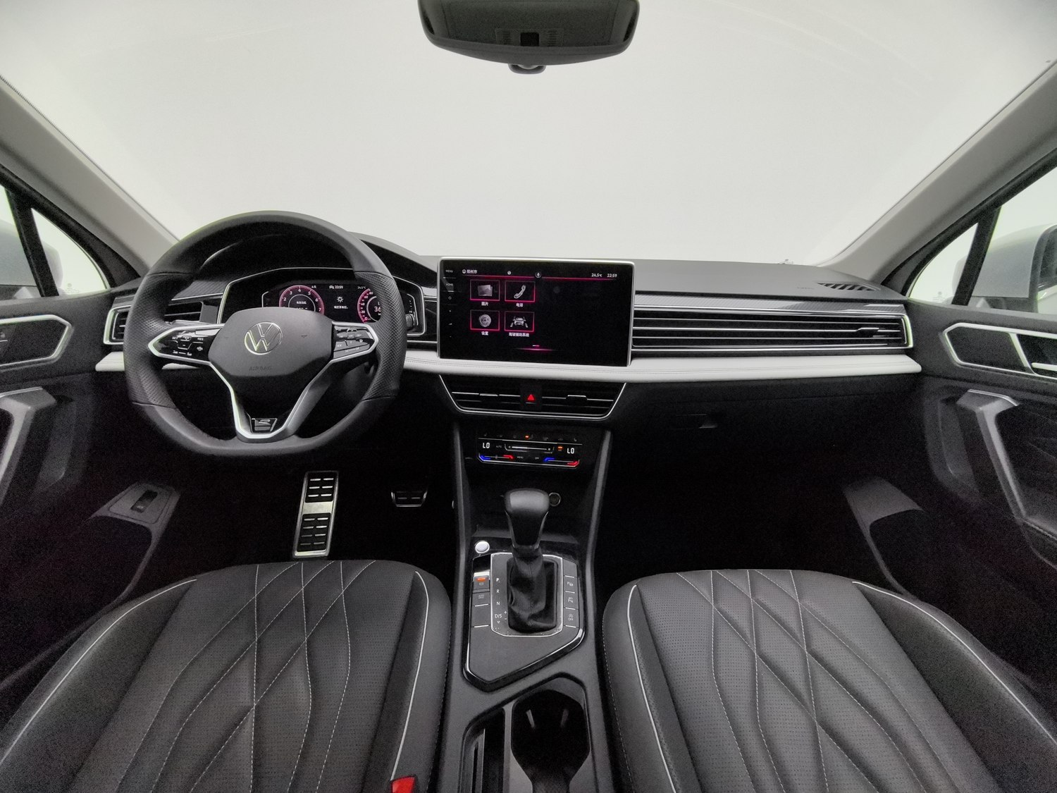 Used Volkswagen Tiguan L 2022 2.0 AT