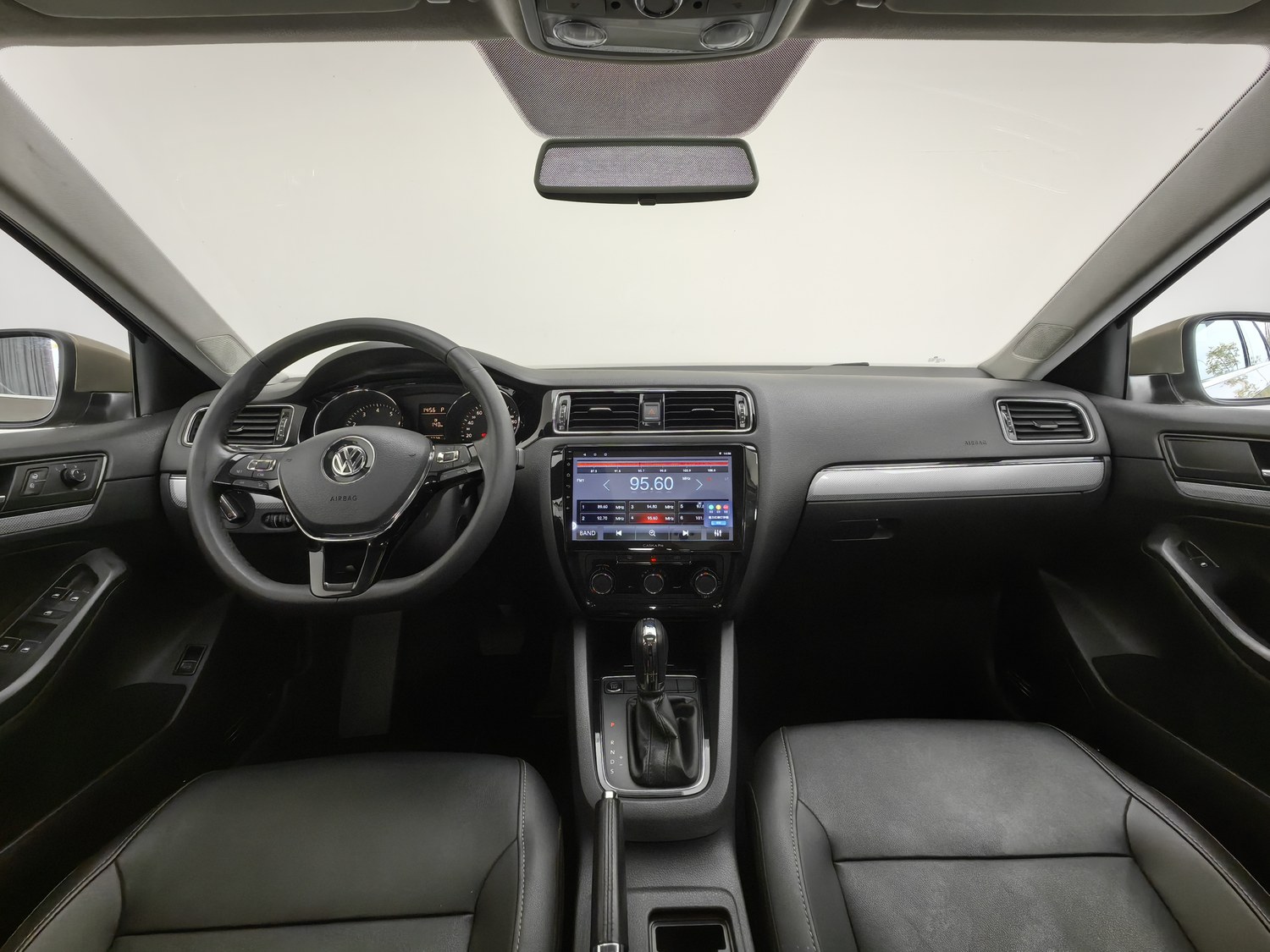 Used Volkswagen Sagitar 2017 1.4 AT