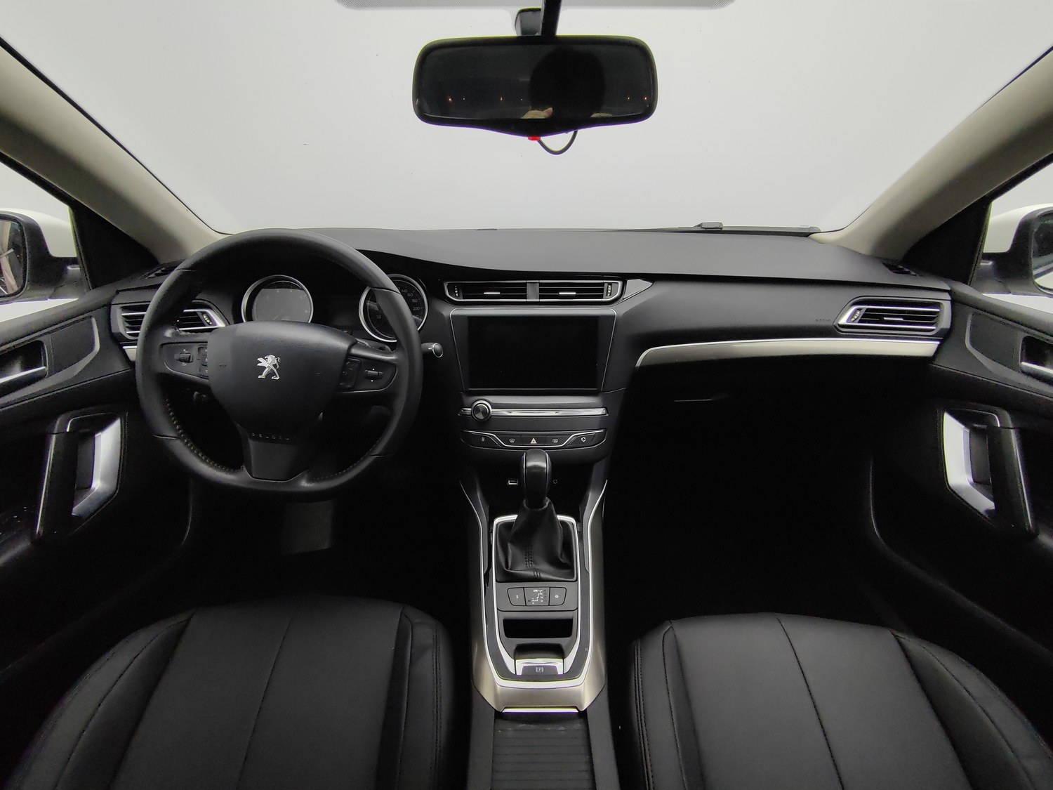 Used Peugeot 408 2015 1.2 AT
